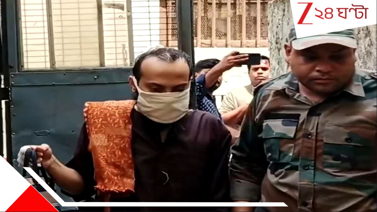 Memari Shocker: জ্যান্ত মানুষের গলা কাটলে কেমন ছটফটানি? দেখতে বাবা-মাকে খুন করা হিংস্র হুমায়ুন এবার পেটাল পুলিস...