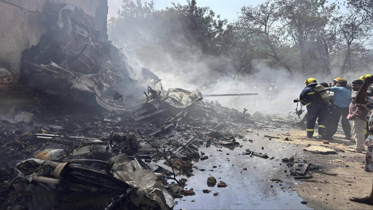 সকলে তাজ্জব