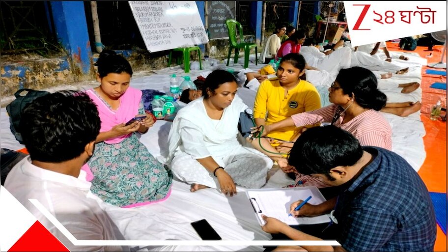 SSC Hunger Strike: অনশনে চাকরিহারাদের ভাঙছে শরীর, বিগড়োচ্ছে সোডিয়াম-পটাশিয়াম লেভেল! হাসপাতালে তড়িঘড়ি