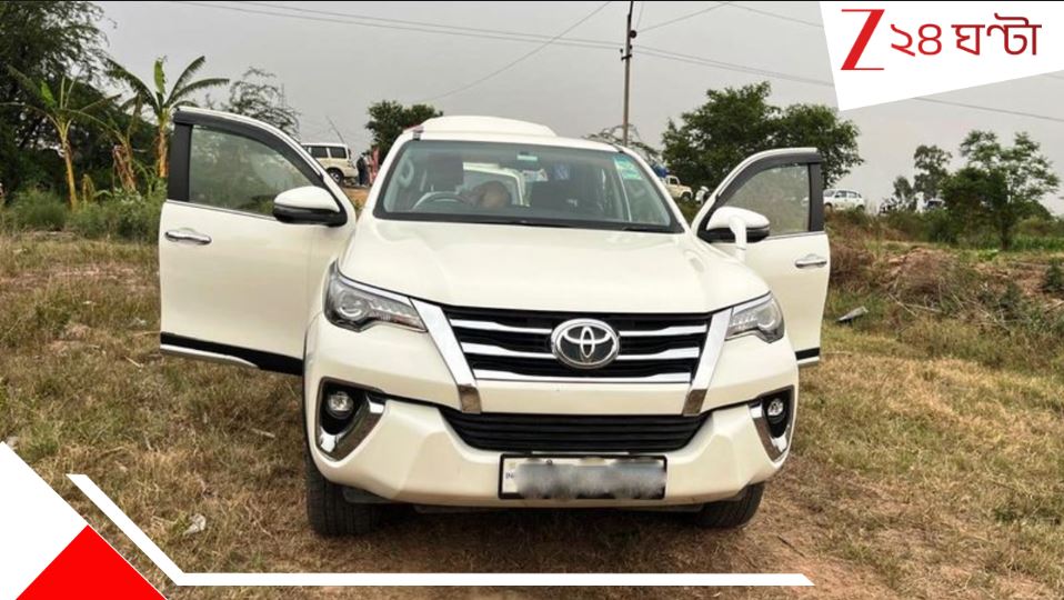 Punjab Incident: রক্তে ভেসে যাচ্ছে গাড়ি! স্ত্রী-ছেলেকে গুলি করে আত্মঘাতী ব্যবসায়ী... Punjab Incident: রক্তে ভেসে যাচ্ছে গাড়ি! স্ত্রী-ছেলেকে গুলি করে আত্মঘাতী ব্যবসায়ী...