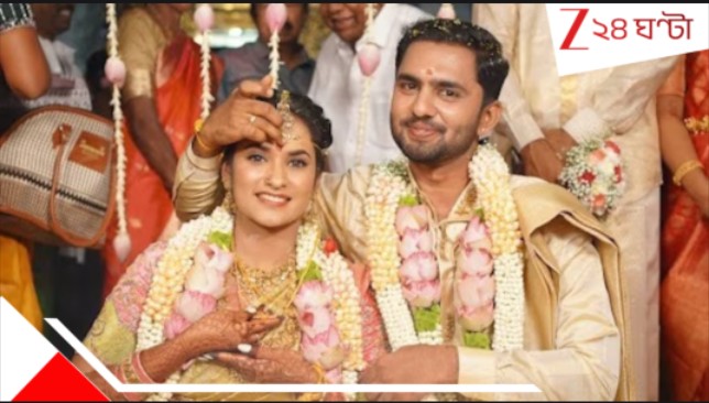 Dowry Torture: বিয়েতে যৌতুক ৮০০ গ্রামের ১০০ সোনার গয়না, ৭০ লাখের ভলভো গাড়ি! তাও পণের অত্যাচার! সদ্য বিবাহিতা তরুণী শেষে... Dowry Torture: বিয়েতে যৌতুক ৮০০ গ্রামের ১০০ সোনার গয়না, ৭০ লাখের ভলভো গাড়ি! তাও পণের অত্যাচার! সদ্য বিবাহিতা তরুণী শেষে...