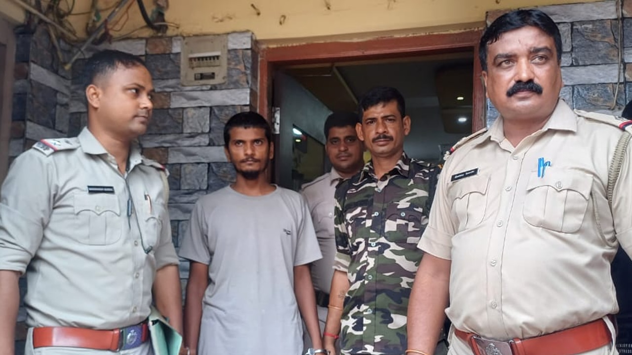 পেছনে কোনও চক্র