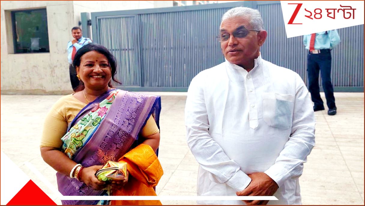 Dilip Ghosh: 'সমস্ত জটিলতা কাটিয়ে যেন এগোতে পারি!' দিল্লি কালীবাড়িতে রিঙ্কুকে পাশে নিয়ে পুজো দিলীপের, তারপর... Dilip Ghosh: 'সমস্ত জটিলতা কাটিয়ে যেন এগোতে পারি!' দিল্লি কালীবাড়িতে রিঙ্কুকে পাশে নিয়ে পুজো দিলীপের, তারপর...