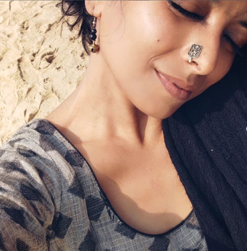 ভবঘুরের মতো ঘুরে বেড়াচ্ছেন বাংলা টিভির অভিনেত্রী bengali television actress unstable