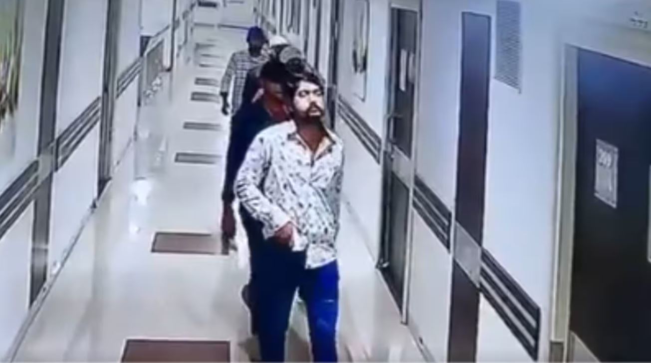 তৌসিফের পরিচয়