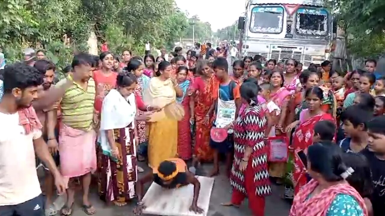 সাহায্যের হাত বাড়ালেন সাধারণ মানুষ