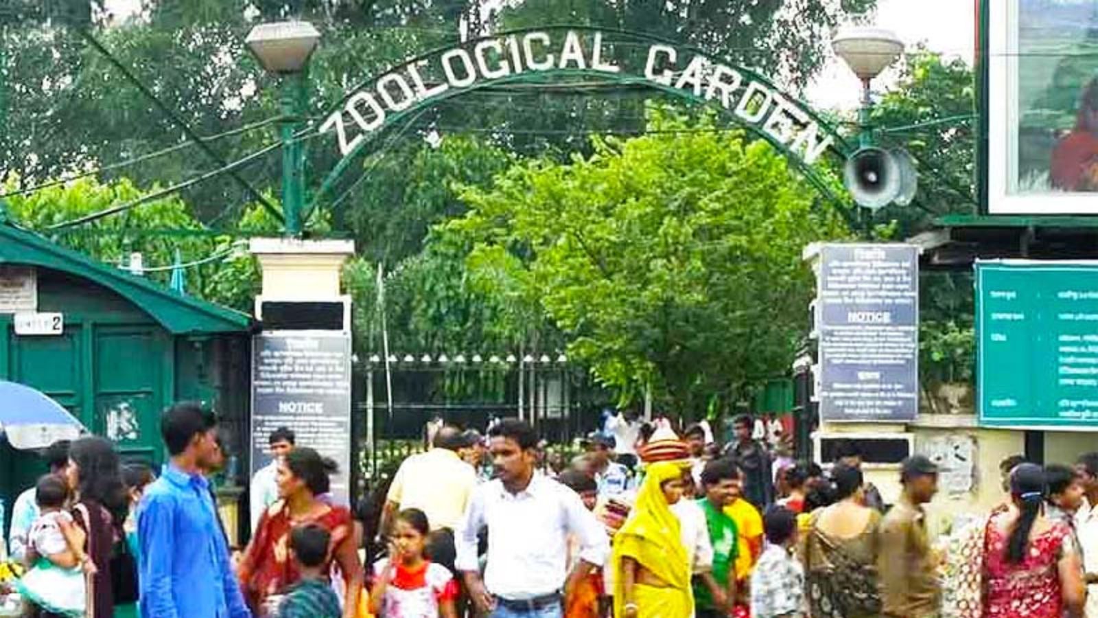 21 July TMC Martyrs Day crowd in Alipore Zoo