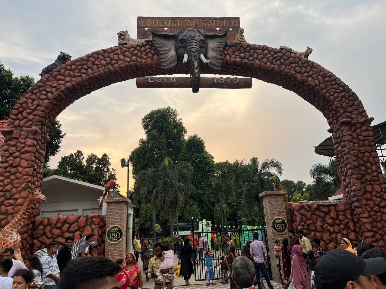 21 July TMC Martyrs Day crowd in Alipore Zoo