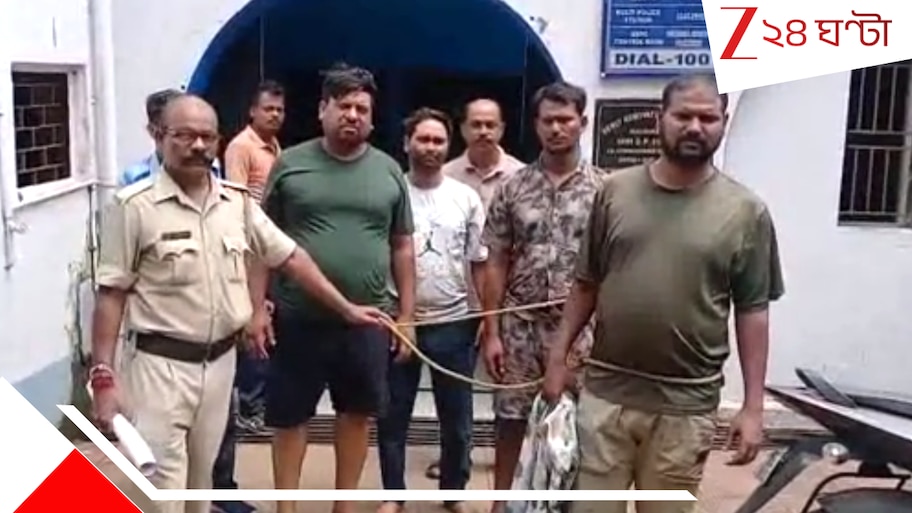 Asansol: আশীর্বাদ নিতে যেতেই সোনার মঙ্গলসূত্র ছিনিয়ে হাওয়া সাধুর দল, নাকা চেকিংয়ে পাকড়াও