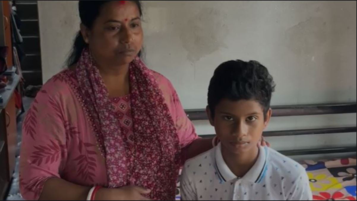 স্কুলে 'দাদাগিরি ট্যাক্স'