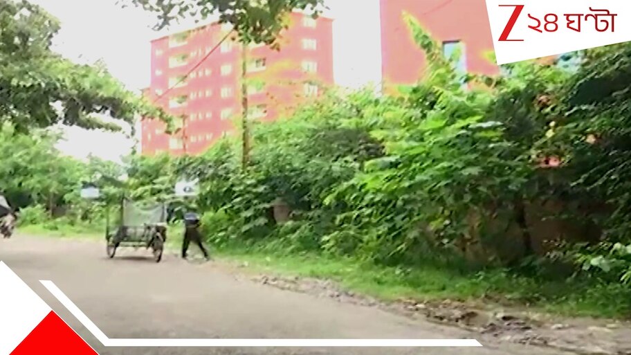 Kolkata: স্কুটি শিখতে এসে ঝামেলা! বান্ধবীকে খালে ফেলে বেপাত্তা যুবক, আনন্দপুরে জোর চাঞ্চল্য...