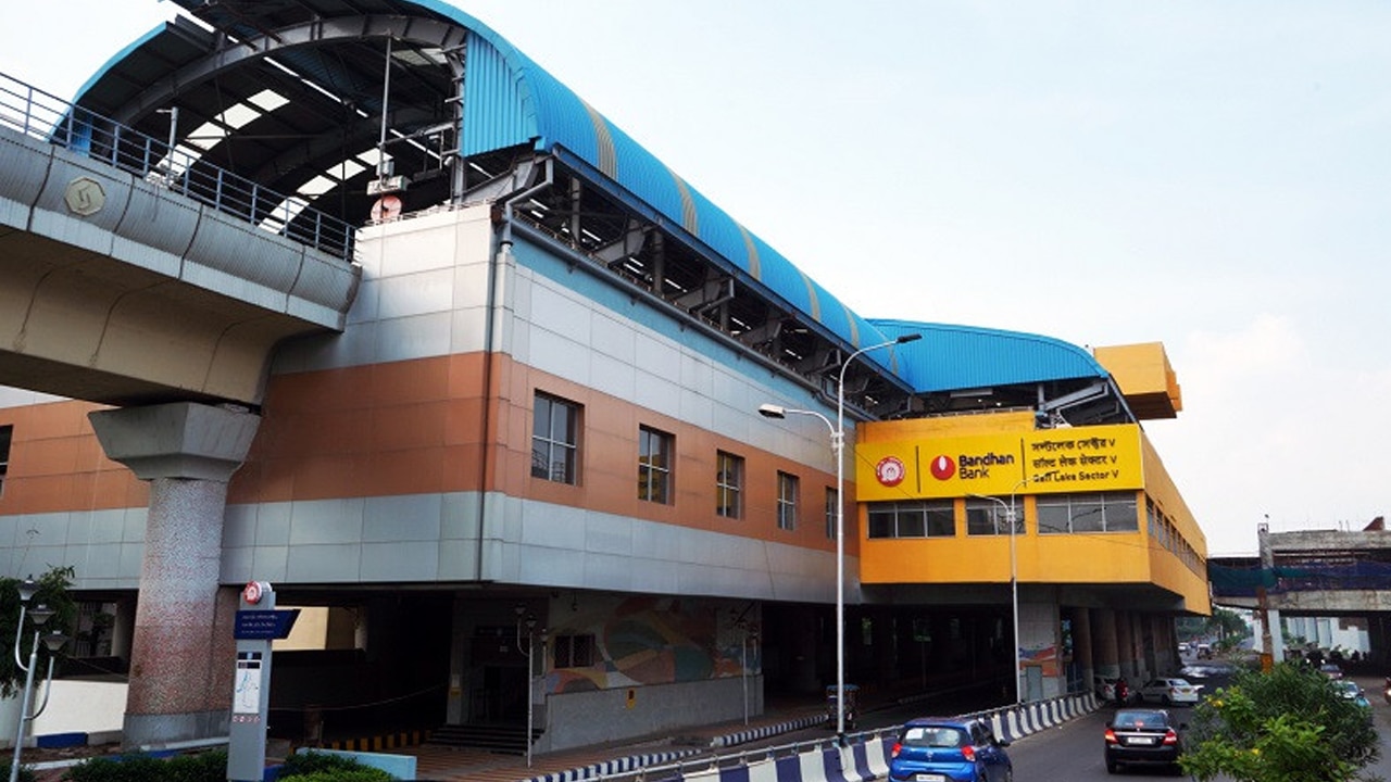 দক্ষিণেশ্বর থেকে সেক্টর ফাইভ দক্ষিণেশ্বর থেকে সেক্টর ফাইভ