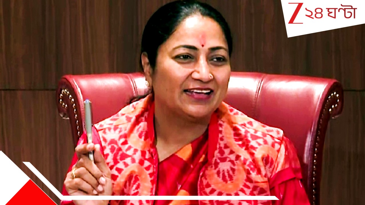 Delhi CM Rekha Gupta Attacked: আক্রান্ত দিল্লির মুখ্যমন্ত্রী! বাড়িতেই জনশুনানি চলাকালীন রেখা গুপ্তার উপর ভয়ংকর হামলা... Delhi CM Rekha Gupta Attacked: আক্রান্ত দিল্লির মুখ্যমন্ত্রী! বাড়িতেই জনশুনানি চলাকালীন রেখা গুপ্তার উপর ভয়ংকর হামলা...