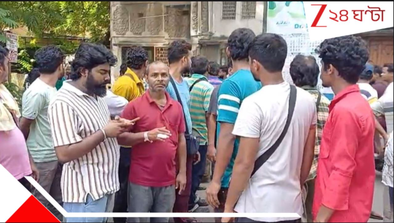Auto Vs Rickshaw: অটো VS রিকশা! যাত্রী নেওয়ার লড়াইয়ের দামামা দমদমে, চালক কিডন্যাপড...পথে যাত্রীরা.... Auto Vs Rickshaw: অটো VS রিকশা! যাত্রী নেওয়ার লড়াইয়ের দামামা দমদমে, চালক কিডন্যাপড...পথে যাত্রীরা....