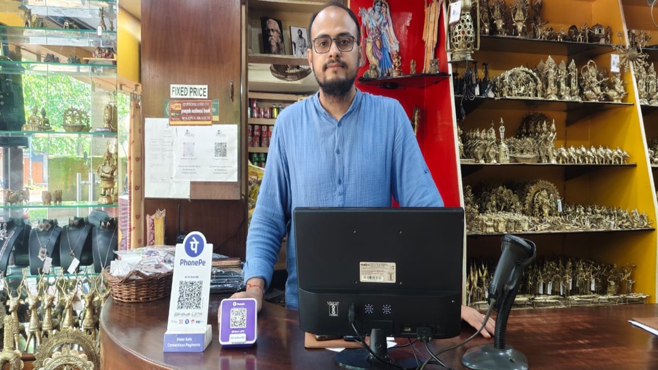 ডিজিটাল পেমেন্ট: পশ্চিমবঙ্গের স্থানীয় ব্যবসায়ীদের উৎসাহিত করছে ডিজিটাল পেমেন্ট: পশ্চিমবঙ্গের স্থানীয় ব্যবসায়ীদের উৎসাহিত করছে