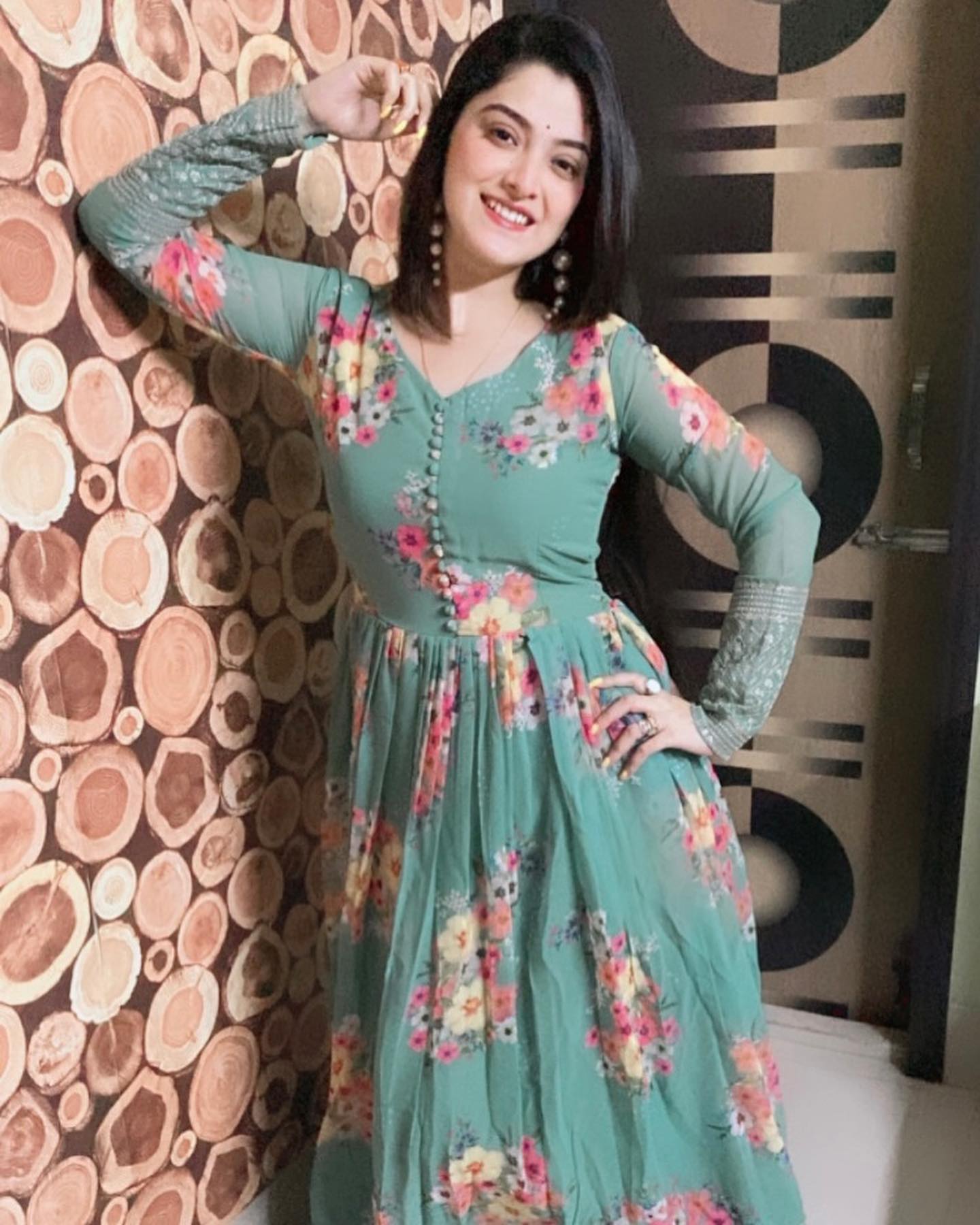 বিতর্কে শ্বেতা