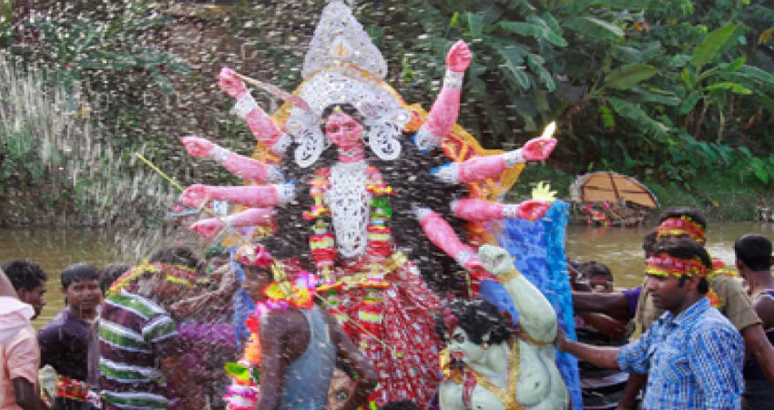 দুর্গাপুজোয় দুর্যোগ!