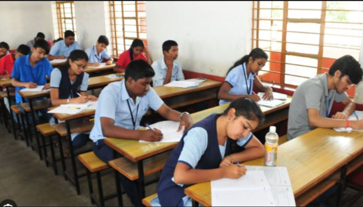  উচ্চমাধ্য়মিকেও এবার সেমিস্টার! 