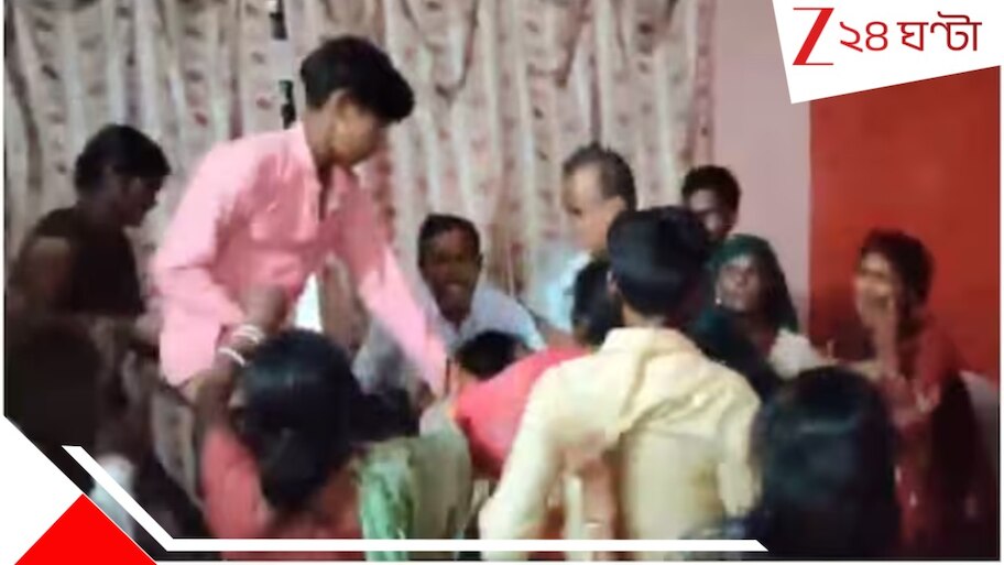 UP man thrashed for samosa: সিঙাড়া নিয়ে না আসায় স্বামীকে পেটাল নতুন বউ থেকে শ্বশুরবাড়ির লোকেরা! ভাইরাল ভিডিয়ো...
