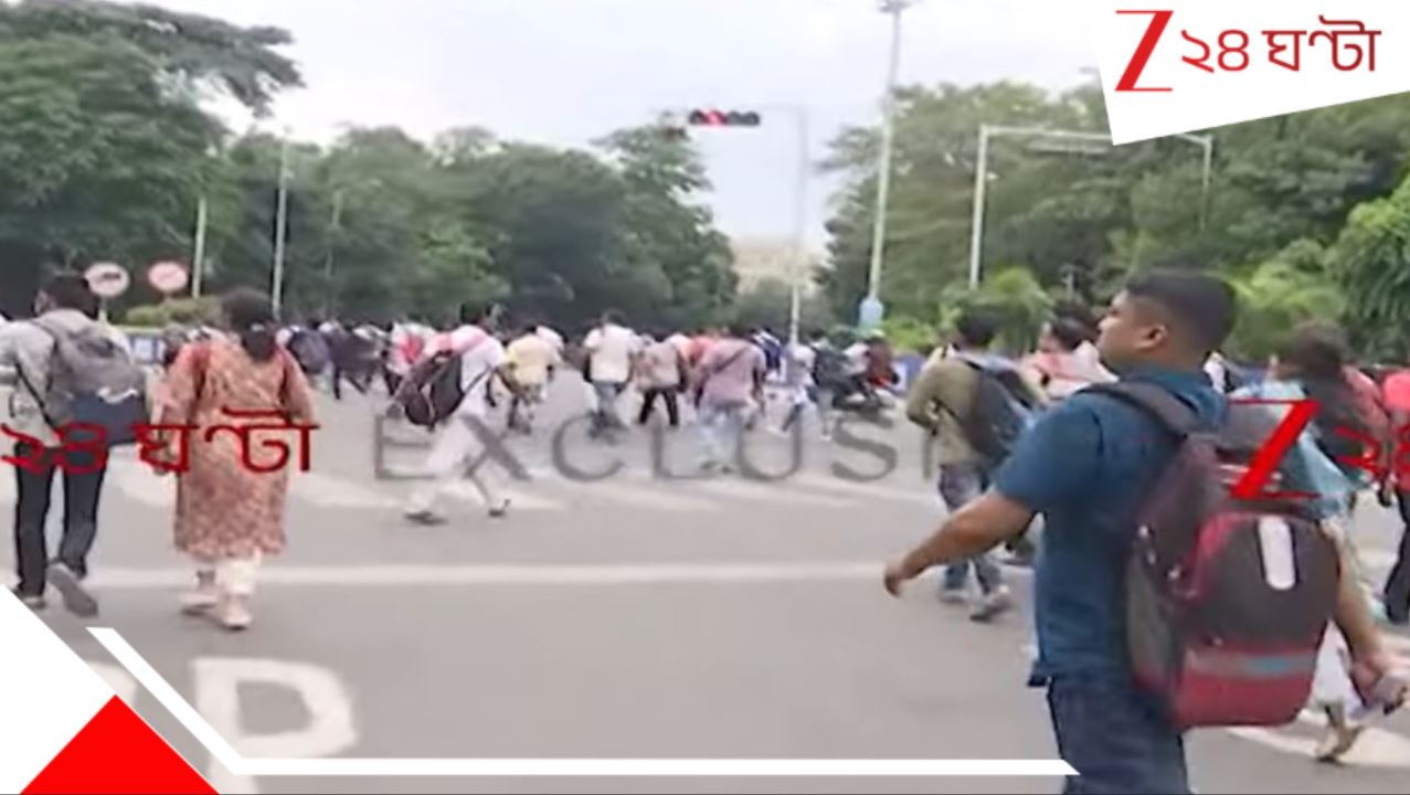 ‘আমরা আর পারছি না’, নিয়োগের দাবিতে বিধানসভা অভিযানে টেট উত্তীর্ণরা, পুলিসের চোখে ধুলো দিয়ে… TET candidates stage protest in West Bengal assembly with demand of recruitment ‘আমরা আর পারছি না’, নিয়োগের দাবিতে বিধানসভা অভিযানে টেট উত্তীর্ণরা, পুলিসের চোখে ধুলো দিয়ে… TET candidates stage protest in West Bengal assembly with demand of recruitment