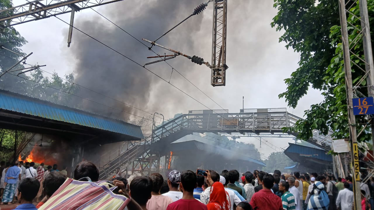 সন্তোষপুর স্টেশনে অগ্নিকাণ্ড