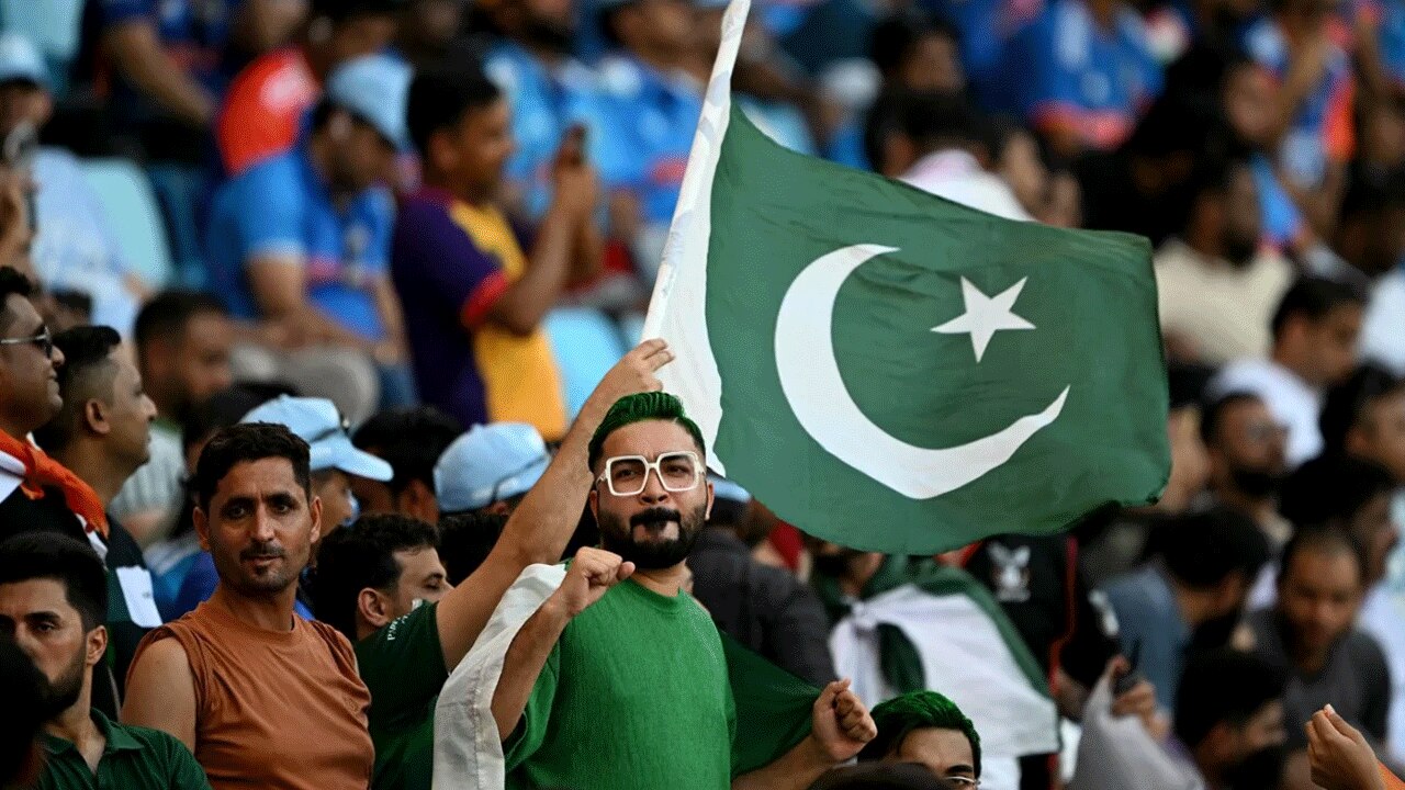 India-Pakistan Handshake Row