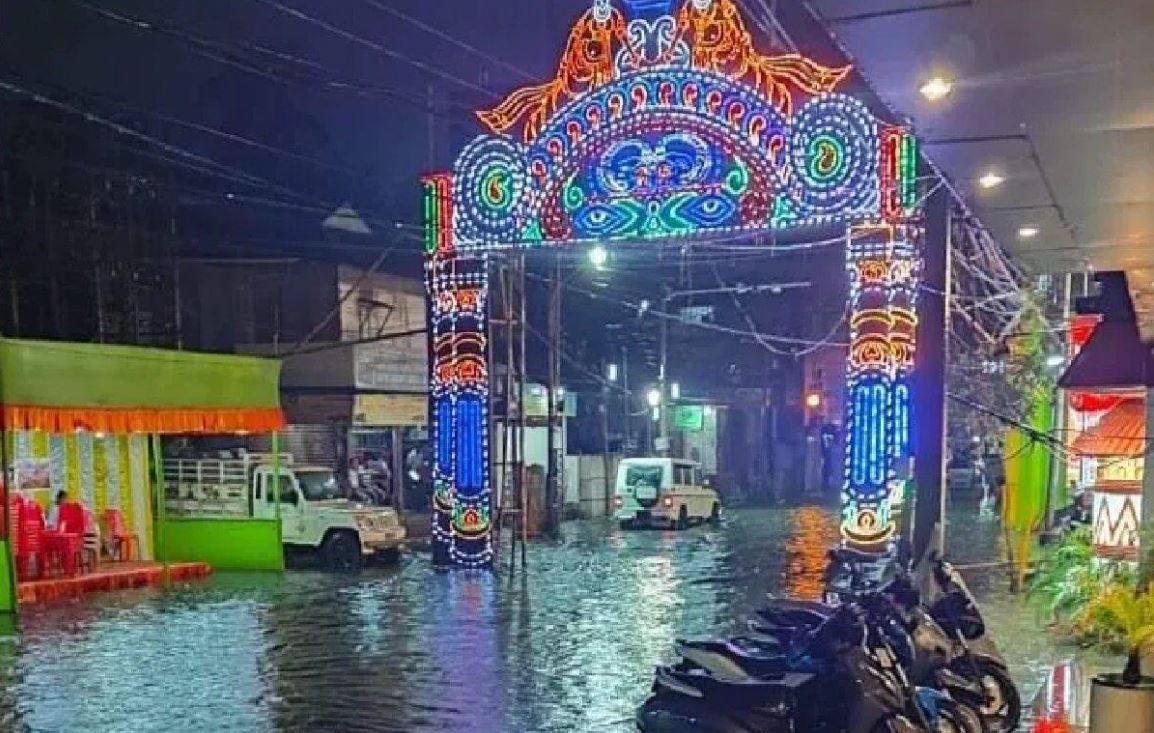 পুজোয় আবহাওয়ার মনভাঙা আপডেট