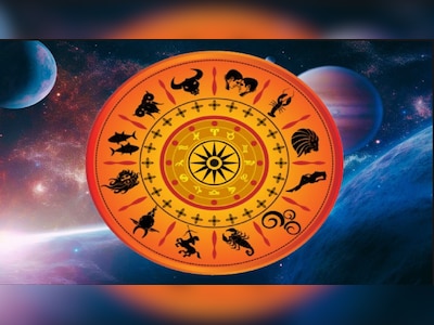 It uslubidagi pozitsiyada qisqa etekdagi qizlar