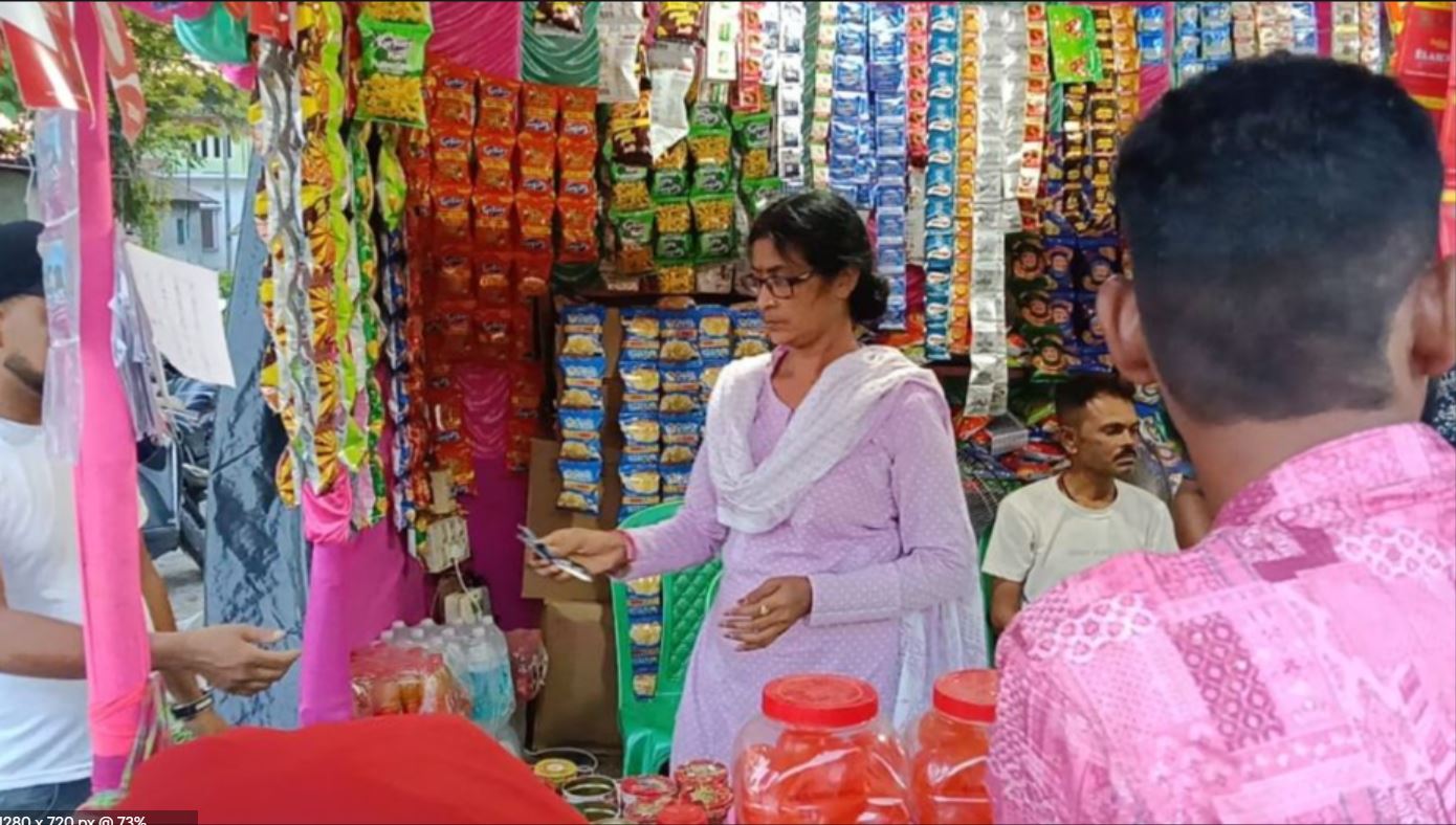 পঞ্চায়েত প্রধানের পানের দোকান!