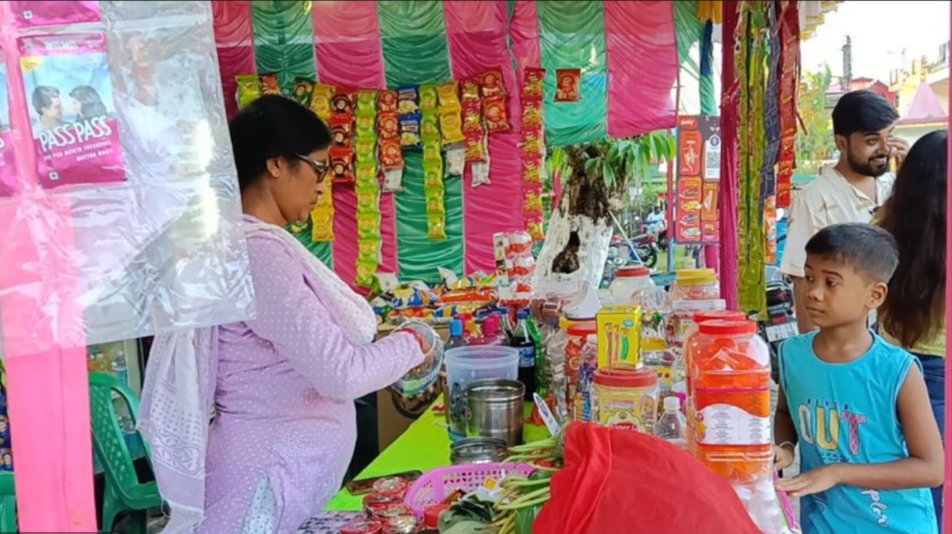 পঞ্চায়েত প্রধানের পানের দোকান!