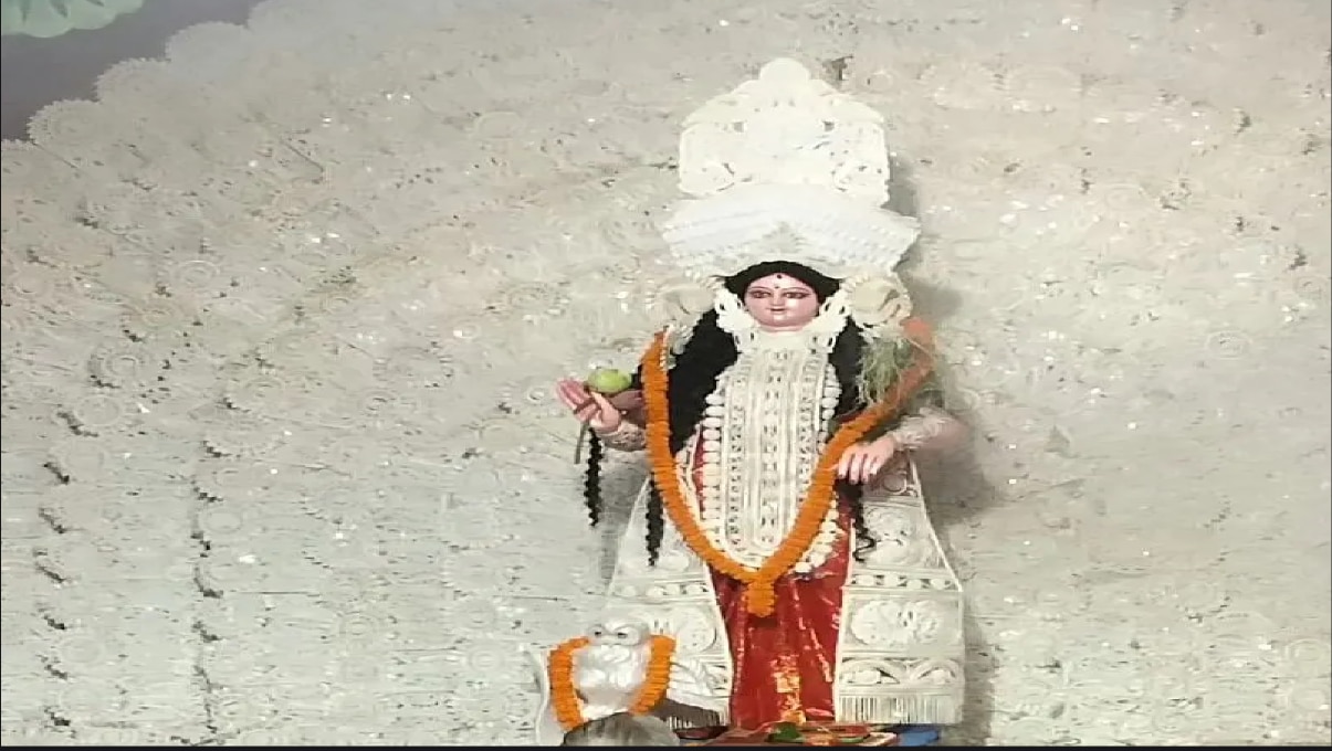 এবং কোজাগরী