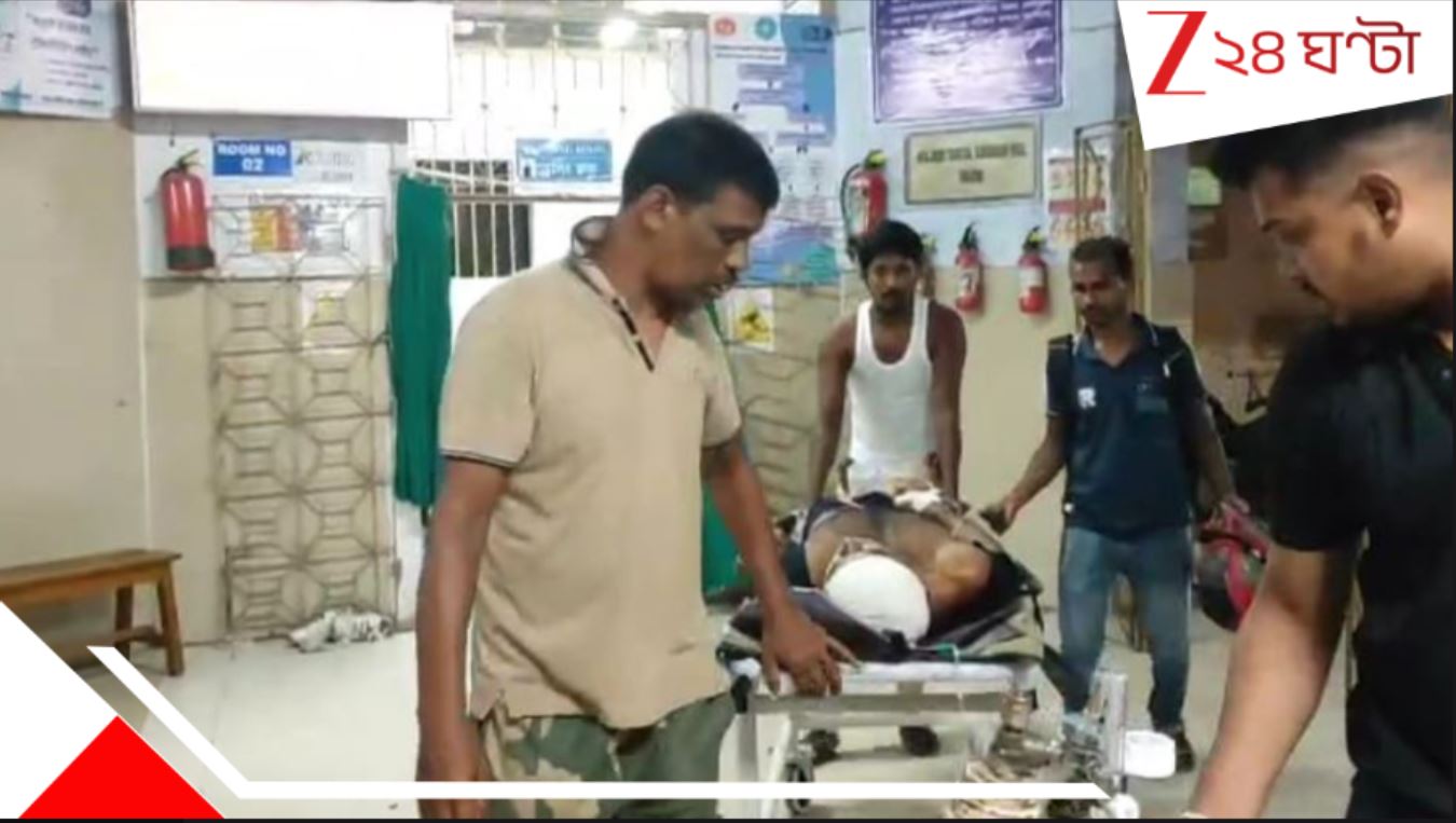 দশমীর রাতে ভয়াবহ দুর্ঘটনা! ঠাকুর দেখে ফেরার পথে চলন্ত ট্রেন থেকে… যুবক…Man falls from a running while returning after pandel hoping at Hooghly