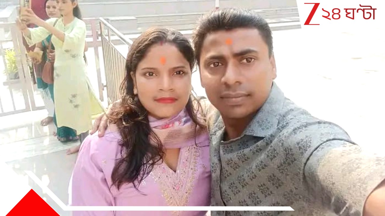 বসেছিলেন ট্রেলারে, দেবী বিসর্জনের পথে আচমকাই মাটিতে পড়ে পিষে গেলেন রেনুকা! ১০০ ফুট টেনে হিঁচড়ে…| While seated on a trailer during the immersion Renuka suddenly fell to the ground and was crushed Dragged for 100 feet