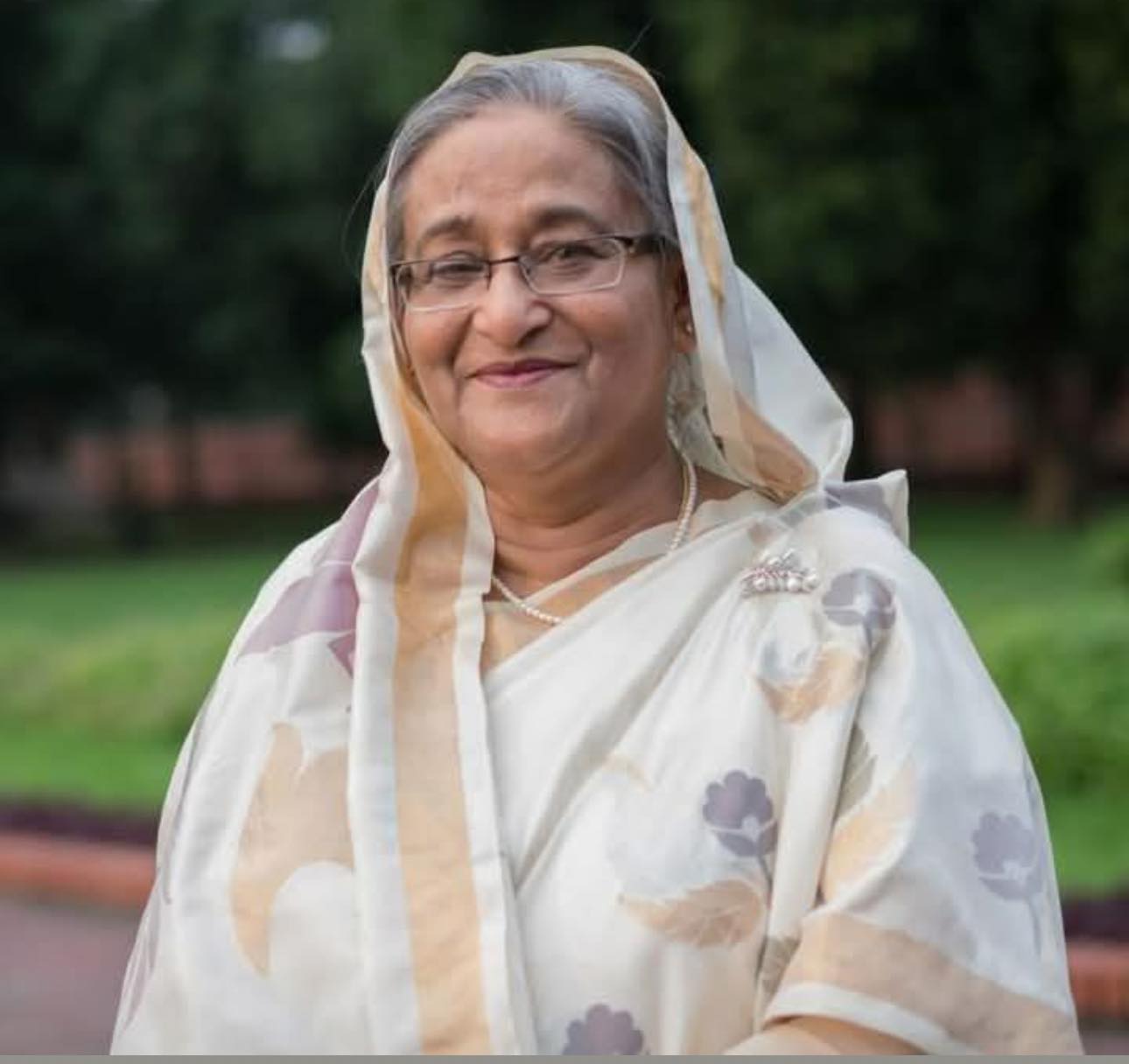 হাসিনার বিরুদ্ধে গ্রেফতারি পরোয়ানা 