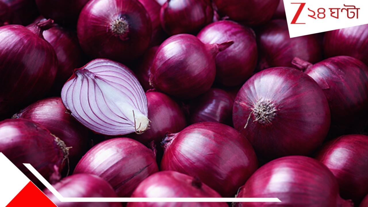 Onion Price: দামের ঝাঁঝে আর চোখে জল নয়! কম দামে বেঁধে রাখতে রাজ্যে তৈরি হচ্ছে ৭৭৫ পেঁয়াজ গোলা…