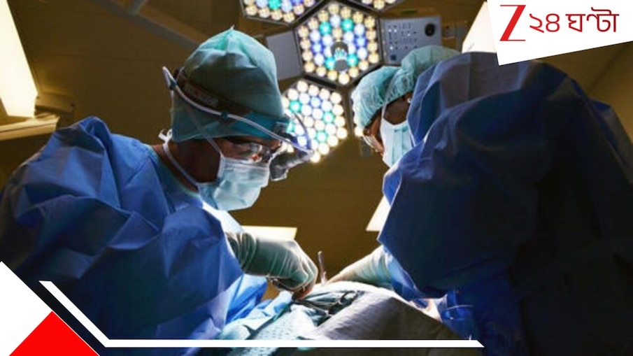 12 year old assist brain surgery: ব্রেন সার্জারি নিয়ে 'ছেলেখেলা'! ড্রিল হাতে রোগীর খুলিতে গর্ত করল সার্জনের ১২-র মেয়ে! ওটিতে বিভীষিকা...