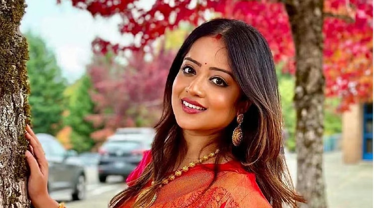 মা হলেন রুশা