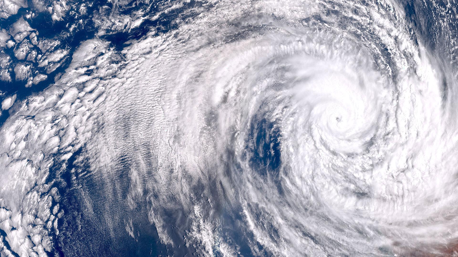 ধেয়ে আসছে ঘূর্ণিঝড়... Weather Update Cyclone Alert