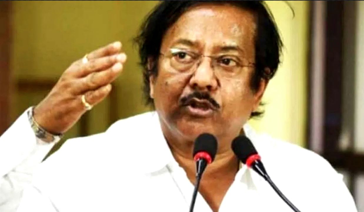 Jyotipriyo Mallick: বড় খবর! রাজ্যের প্রাক্তন মন্ত্রী জ্যোতিপ্রিয় মল্লিকের উপর হামলা! কোমরে ধাক্কা… এখন কেমন আছেন?