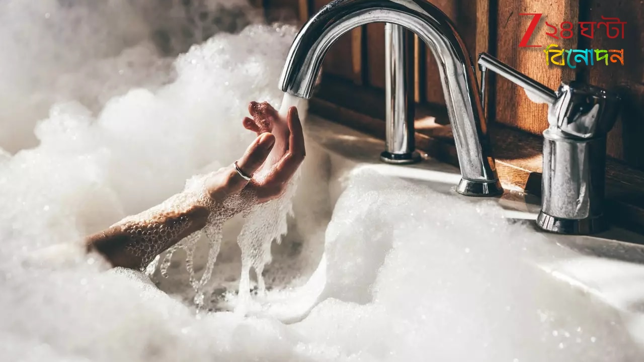 Influencer Death: লক্ষ হৃদয়ে ঝড় তোলা রূপসী নার্স দেবী নগ্ন স্নানে হোটেলের বাথটাবে… নিথর, নিষ্প্রাণ! হাড়হিম অপমৃত্যুতে তোলপাড়…