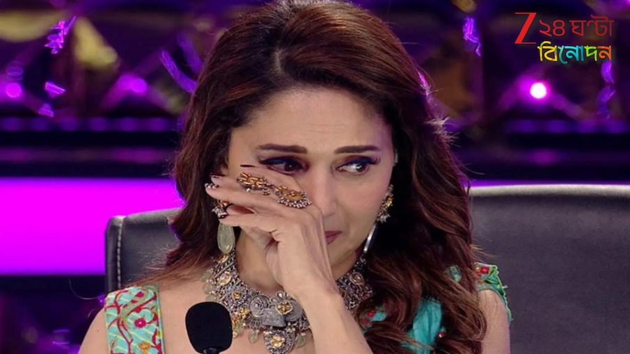Madhuri Dixit: তিন ঘণ্টা ওয়েট করিয়ে মঞ্চে এলেন মাধুরী! উত্তাল টরন্টোয় দর্শকদের দাবি, পয়সা ফেরত দাও...