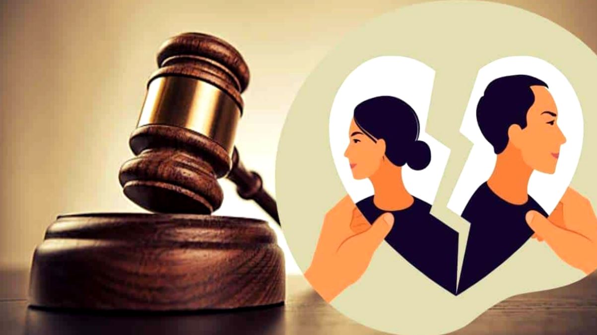 হুমকির অভিযোগ