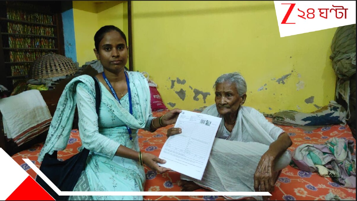 SIR-য়ে ঘোর সংকটে স্বয়ং বিএলও’ই! নিজের নাম তো নেই-ই, নেই তাঁর স্বামী-সহ শ্বশুরবাড়ির কারওরই! স্তম্ভিত BLO বলছেন… । SIR in Bengal BLO himself not found her own name and her family members names SIR in Hooghly Chuchura