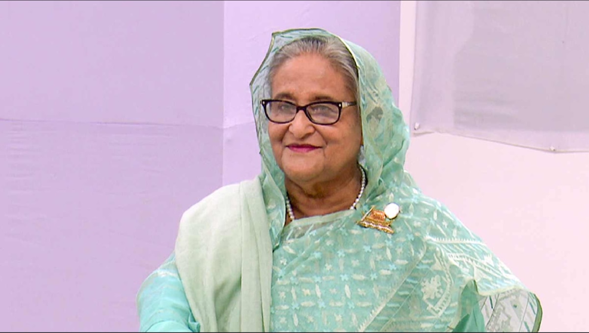 অত্যন্ত গোপনে