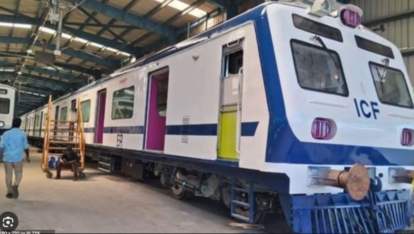 রবিবারেও AC লোকাল!