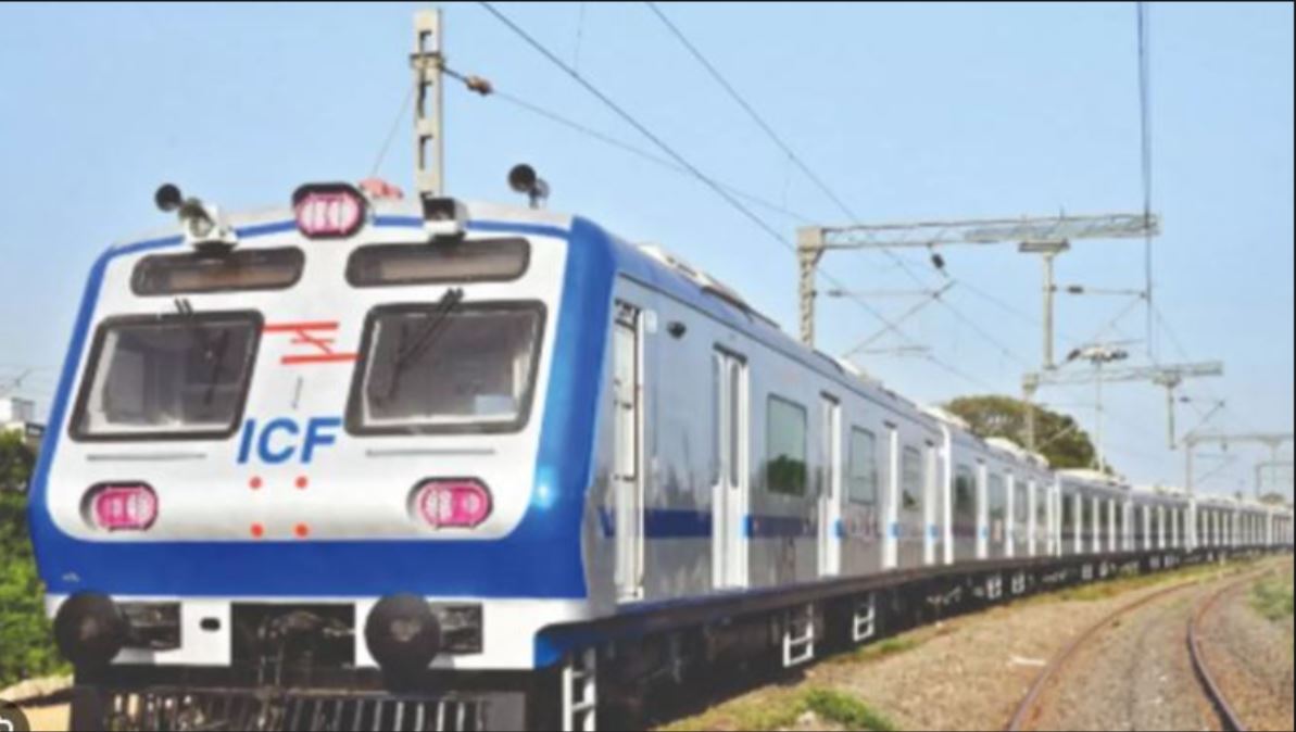 রবিবারেও AC লোকাল!