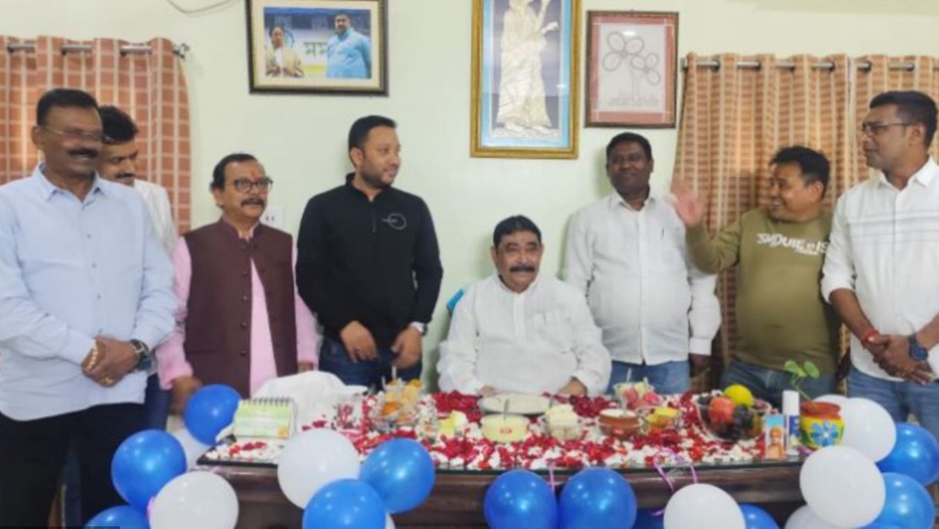 অনুব্রতের জন্মদিন জমজমাট!