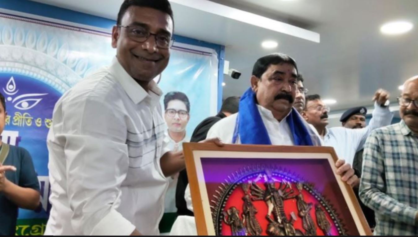 অনুব্রতের জন্মদিন জমজমাট!