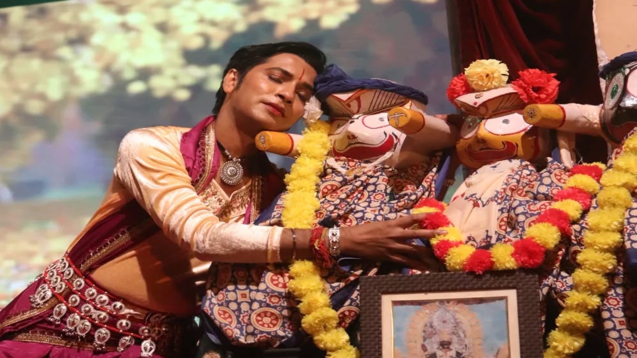 উদ্বোধনী অনুষ্ঠানে ওডিশি নৃত্য