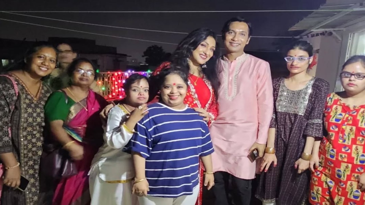 বিশেষ চাহিদাসম্পন্ন শিশুদের পাশে
